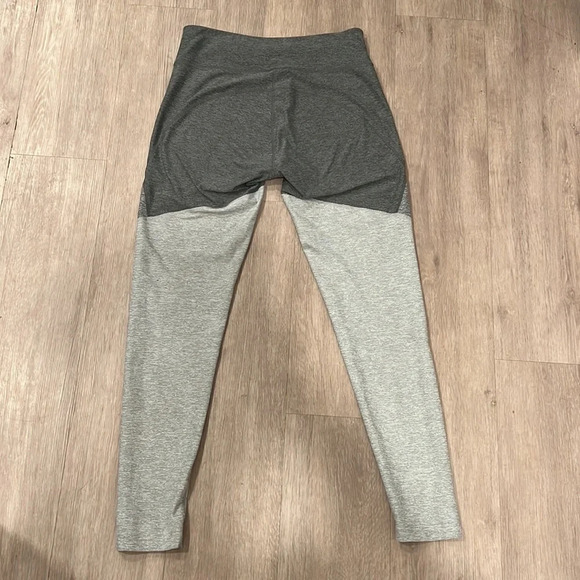 Outdoor Voices Grey Color Block Legging - Picture 1 of 5